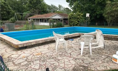 Chalet con pileta en Barrio privado La Armonia