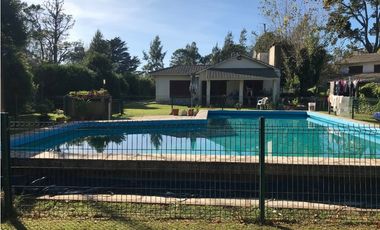 Chalet con pileta en Barrio privado La Armonia