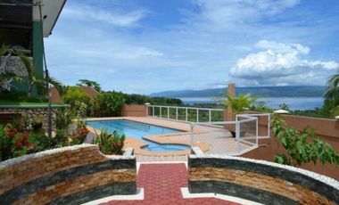 - S O L D -    HOUSE AND LOT WITH AMAZING OVERLOOKING VIEW OF CEBU ISLAND