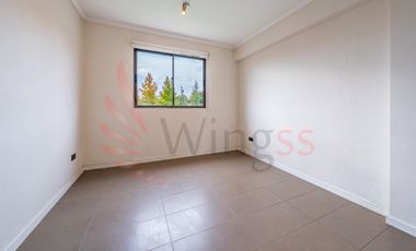 Estupenda Casa en el Polo, Frente a Tranquila Plaza