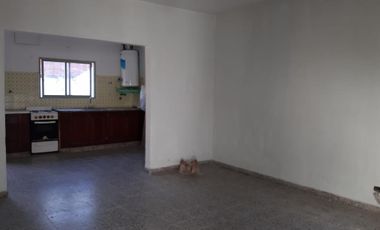 PH  4 AMBIENTES INTERNO MUY BUENO