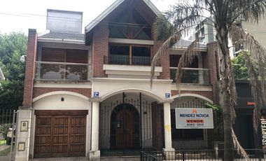 IMPORTANTE CHALET DE CATEGORIA USO COMERCIAL