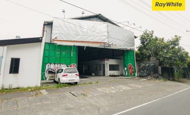 Gudang Luas di Ringroad Selatan - Lokasi Strategis untuk Bisnis Anda