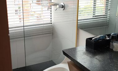 apartamento en arriendo en el refugio-chapinero. Cod A13