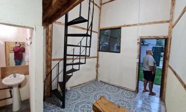 Dto monoambiente con espacio  de cochera, $17.000 con todos los servicios incluido en el valor del alquiler