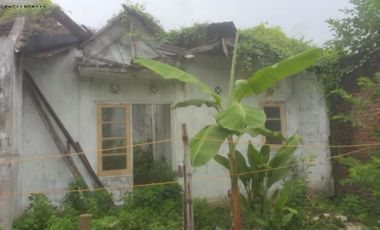Rumah hitung Tanah di Perumahan Taman Gading Menganti