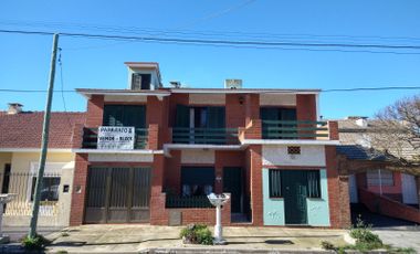 Casa en venta de 6 dormitorios c/ cochera en Mar del Tuyú