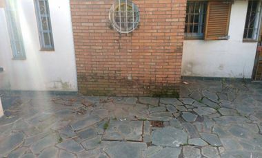TRIPLEX  3 AMBIENTES EN PALOMAR