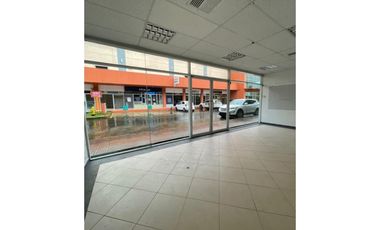 Se Alquila Local / Oficina en Los Pueblos 280mt2!!