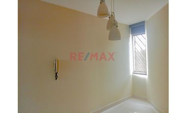 🏡 Amplio Departamento Flat En Surco – Primavera / Monterrico 🏡