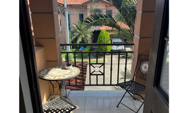 Venta de casa Duplex en Ph Versalles 1, Costa Sur