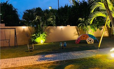 Venta de casa Duplex en Ph Versalles 1, Costa Sur