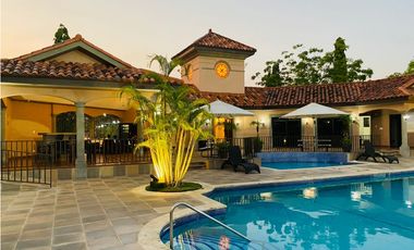 Venta de casa Duplex en Ph Versalles 1, Costa Sur