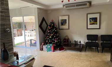 Venta de casa Duplex en Ph Versalles 1, Costa Sur