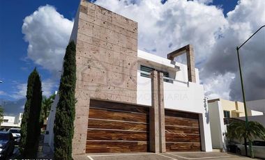 Casa Amueblada en Interlomas