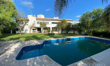 Casa 4 dorm en venta con pileta - Villa Allende Golf - Cba
