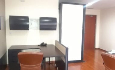 Av Orellana, Oficina, 86 m2, 2 ambientes, 2 baños, 1 parqueadero