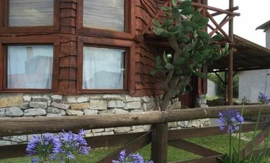 LATORRE PROP. VENDE HERMOSA CABAÑA EN CAMET NORTE -