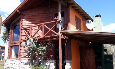 LATORRE PROP. VENDE HERMOSA CABAÑA EN CAMET NORTE -