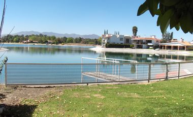 CASA CON ACCESO DIRECTO AL LAGO DE SAN GIL