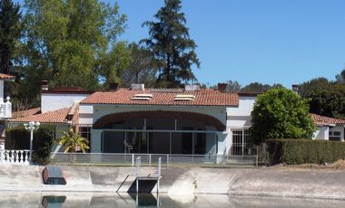 CASA CON ACCESO DIRECTO AL LAGO DE SAN GIL