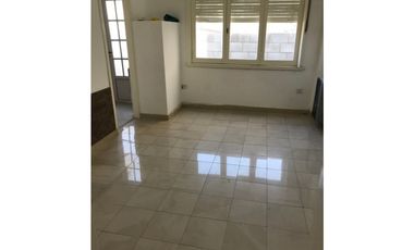 Ph 2 ambientes en venta. Zona Chauvin.