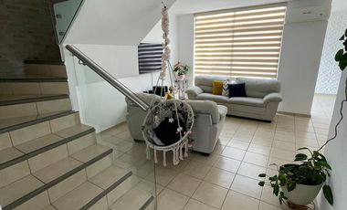 Casa en venta al poniente de la ciudad