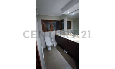 Vende Lujoso Departamento