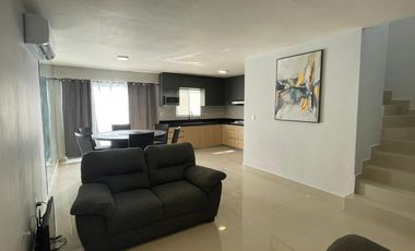 Casa-Quinta Venta CUMBRES LUX c Alberca y Palapa y Lujosas Amenidades en Colonia
