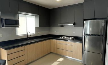 Casa-Quinta Venta CUMBRES LUX c Alberca y Palapa y Lujosas Amenidades en Colonia
