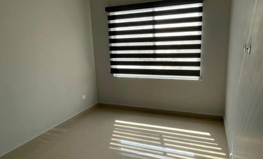 Casa-Quinta Venta CUMBRES LUX c Alberca y Palapa y Lujosas Amenidades en Colonia