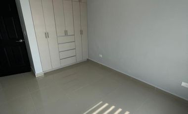 Casa-Quinta Venta CUMBRES LUX c Alberca y Palapa y Lujosas Amenidades en Colonia