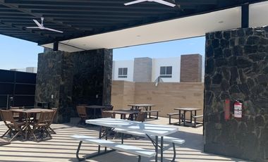 Casa-Quinta Venta CUMBRES LUX c Alberca y Palapa y Lujosas Amenidades en Colonia
