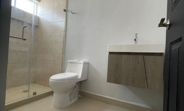 Casa-Quinta Venta CUMBRES LUX c Alberca y Palapa y Lujosas Amenidades en Colonia