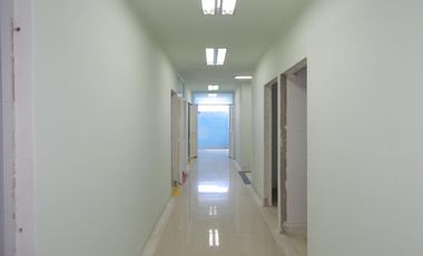 edificio en venta en los robles. Cod V85325