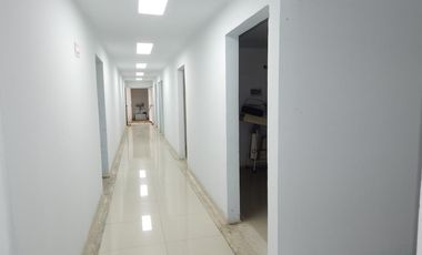 edificio en venta en los robles. Cod V85325