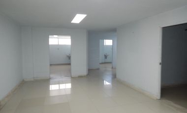 edificio en venta en los robles. Cod V85325