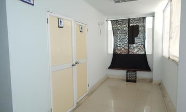 edificio en venta en los robles. Cod V85325
