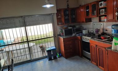 Americana 3 Ambientes Con Fondo Libre