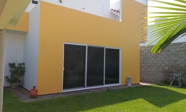 Casa en VENTA con recamara en planta baja fraccionamiento PLAYAS DEL CONCHAL