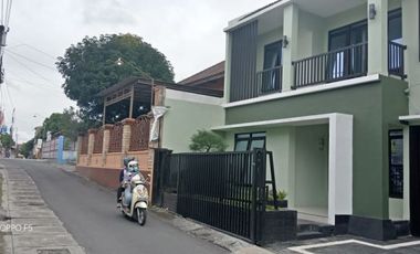 Rumah Mewah 2 Lantai di Condongcatur Utara RS JIH