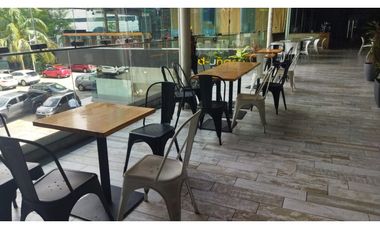 SE ALQUILA LOCAL CON TERRAZA EN AV. BALBOA