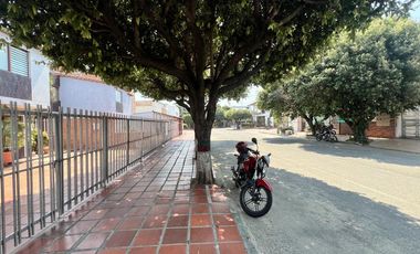 casa-local en venta en quinta oriental. Cod V4816