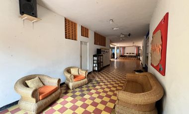 casa-local en venta en quinta oriental. Cod V4816