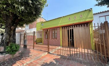 casa-local en venta en quinta oriental. Cod V4816