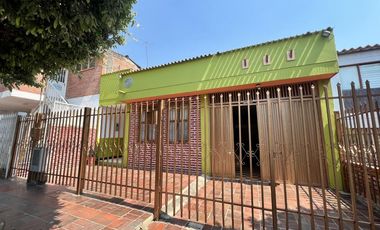 casa-local en venta en quinta oriental. Cod V4816