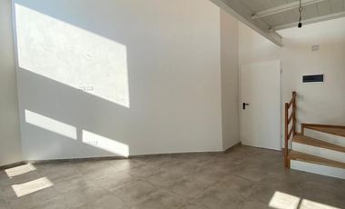 DUPLEX A ESTRENAR  2º PISO POR ESCALERA EN QUILMES