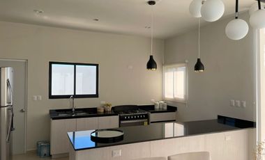 Casa de 3 habitaciones,  en privada residencial, zona Dzityá.