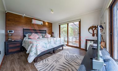 Venta hermosa casa con gran quincho y piscina María Lucia