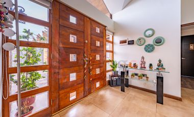 Venta hermosa casa con gran quincho y piscina María Lucia